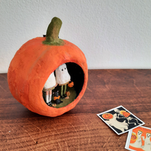 Load image into Gallery viewer, Vintage Style Spun Cotton Ghost Girls Ornament