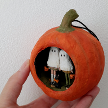 Load image into Gallery viewer, Vintage Style Spun Cotton Ghost Girls Ornament