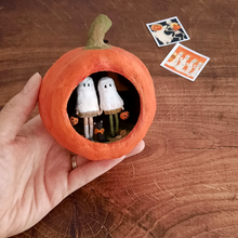 Load image into Gallery viewer, Vintage Style Spun Cotton Ghost Girls Ornament