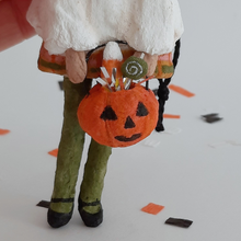 Cargar imagen en el visor de la galería, A close-up of a spun cotton jack-o-lantern bucket. Pic 4 of 8.