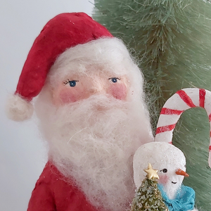 A close-up of a vintage style spun cotton Santa's face. Pic 2 of 9. 