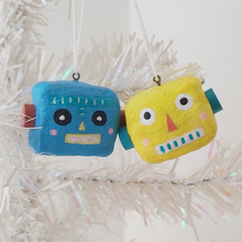 Load image into Gallery viewer, Spun Cotton Robot Ornament
