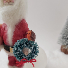 Cargar imagen en el visor de la galería, close up of spun cotton robin, sitting on wreath. photo 2 of 7