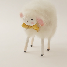 Load image into Gallery viewer, Closer view of needle felted sheep&#39;s face. Pic 3 of 5.
