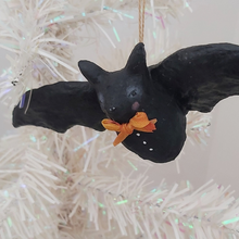 Cargar imagen en el visor de la galería, Spun cotton bat hanging from tree, Pic 6 of 8.