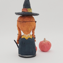 Cargar imagen en el visor de la galería, Back view of spun cotton girl witch sculpture. Pic 5 of 6.