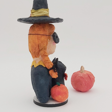 Cargar imagen en el visor de la galería, Side view of spun cotton girl witch sculpture. Pic 6 of 6.