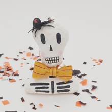 Cargar imagen en el visor de la galería, Spun cotton skeleton bust ornament. Pic 1 of 5.