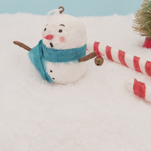 Cargar imagen en el visor de la galería, Side view of spun cotton snowman ornament. Pic 4 of 6.