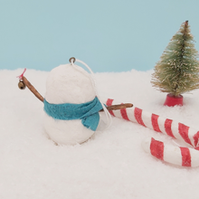 Cargar imagen en el visor de la galería, Back view of spun cotton snowman ornament. Pic 6 of 6.
