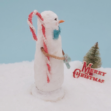 Cargar imagen en el visor de la galería, Side view of the vintage style spun cotton skinny snowman. Pic 5 of 6.