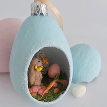 Cargar imagen en el visor de la galería, One last close-up of another section of the vintage style spun cotton Easter bunny diorama ornament. Pic 8 of 8. 
