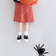 Cargar imagen en el visor de la galería, A close-up of the saddle shoes worn by a vintage style. spun cotton Halloween girl art doll. Pic 5 of 7.
