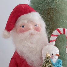 Cargar imagen en el visor de la galería, A close-up of a vintage style spun cotton Santa&#39;s face. Pic 2 of 9. 
