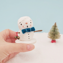 Cargar imagen en el visor de la galería, spun cotton snowman, held in hand for size comparison. Pic 2 of 6. 
