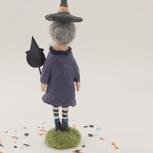 Cargar imagen en el visor de la galería, Back view of spun cotton witch sculpture. Pic 7 of 11.
