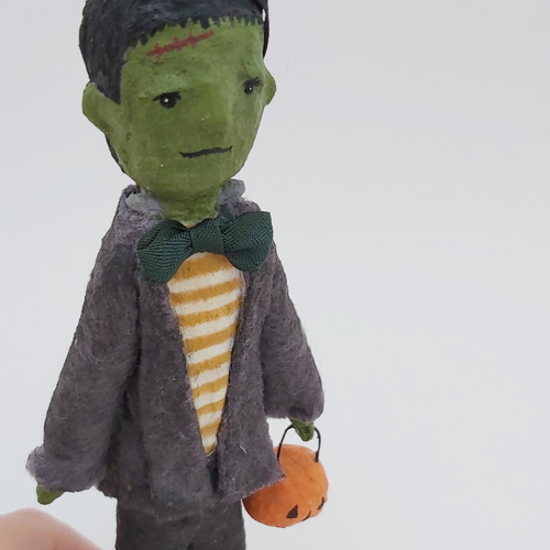 Close-up of spun cotton Frankenstein's face and torso. Pic 1 of 8.