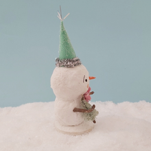 Cargar imagen en el visor de la galería, Opposite side view of spun cotton vintage style snowman. Picture 6 of 6. 

